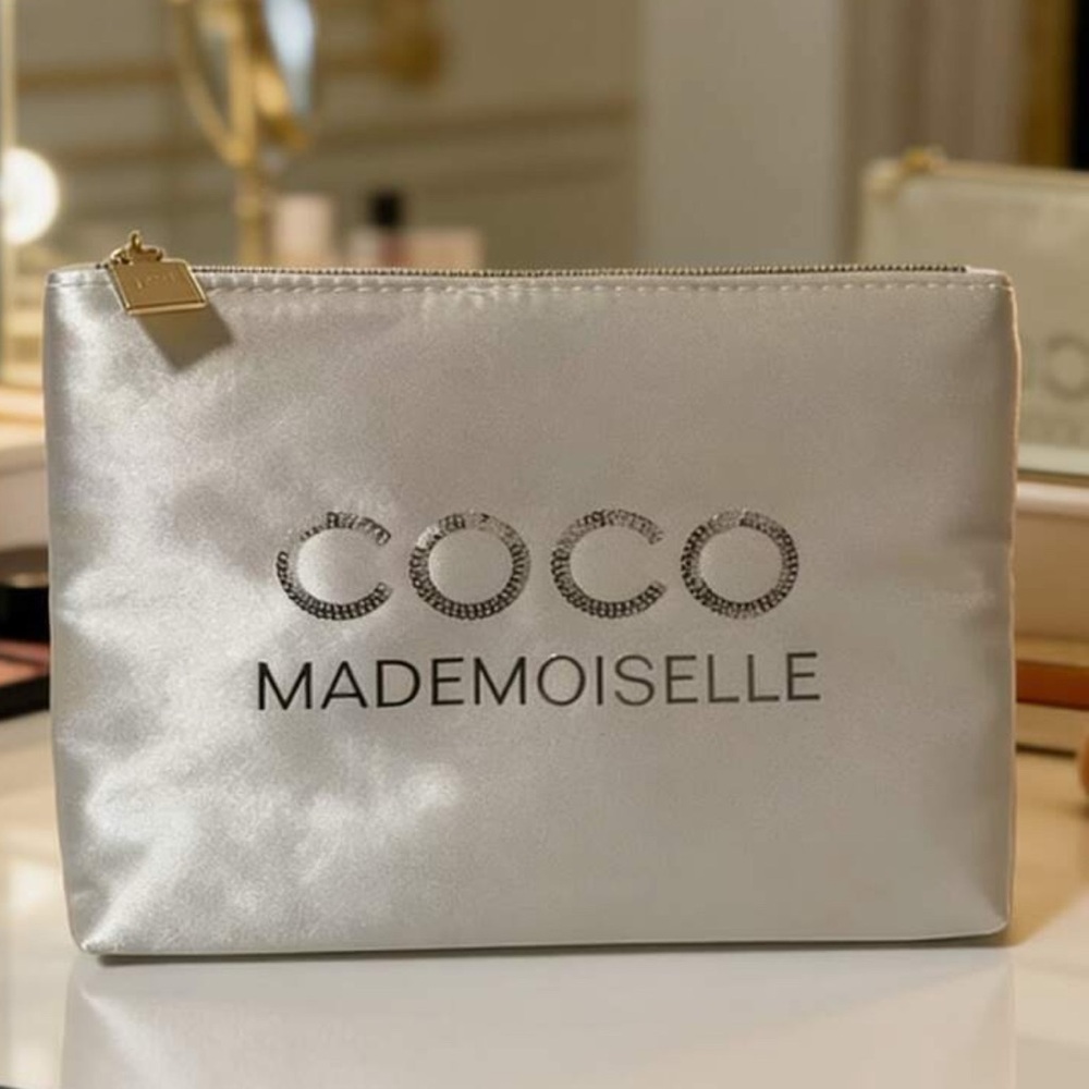 CHANEL EXCLUSIVE  COCO MADAMOISELLE SEQUIN & SATIN BAG  ⭐️